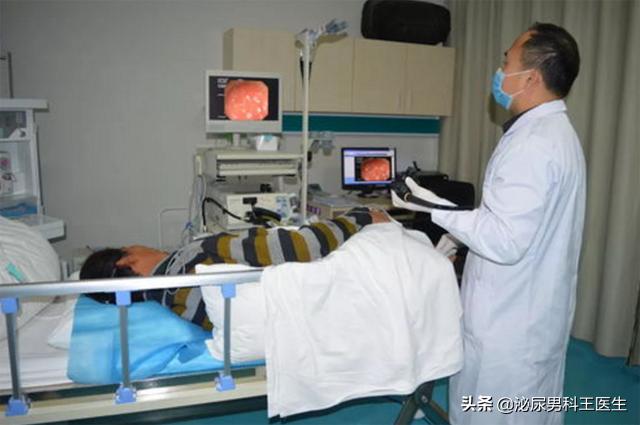 肛门瘙痒潮湿有分泌物怎么治疗,肛门潮湿还痒是什么症状