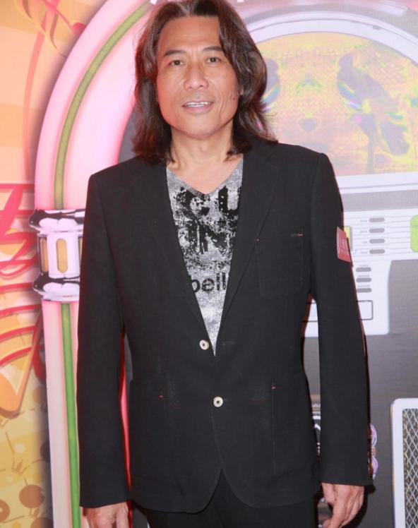 70岁香港摇滚教父夏韶声：情史胜过谢贤，与33岁女友只恋爱不结婚