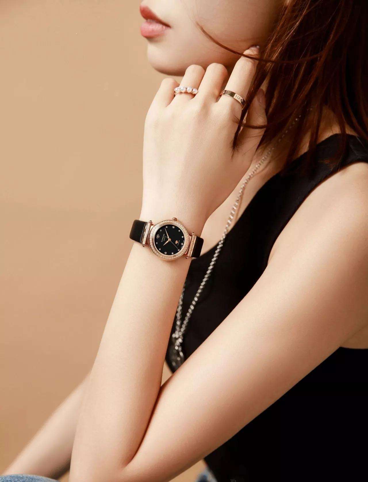 想要穿搭更吸睛手表必须出一份力,潮男百搭痞帅高级感手表