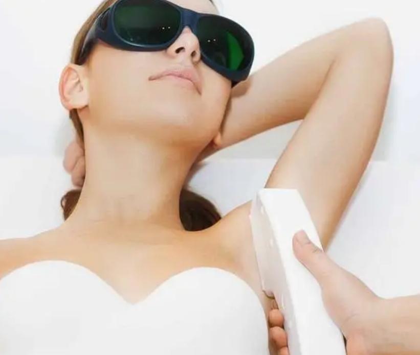 阴毛有何作用？要刮掉吗？从黑变白表示着什么？不要羞于了解