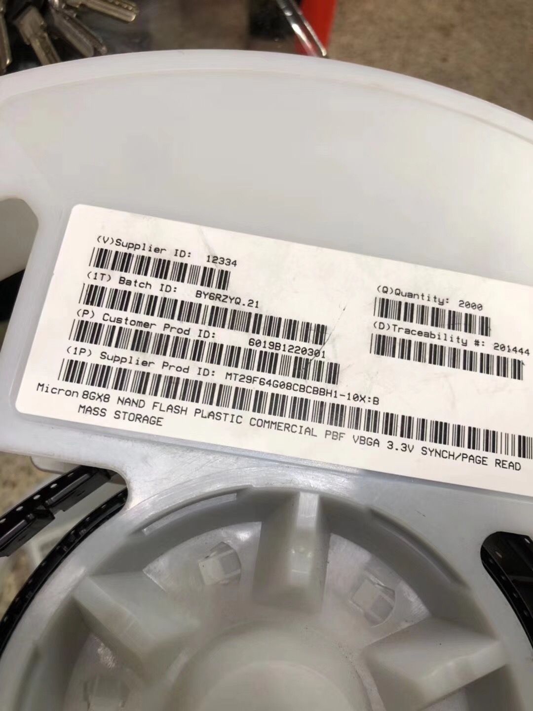 MTFC32GAKAECN-4MIT闪存芯片MTFC32GAKAENA-4MIT