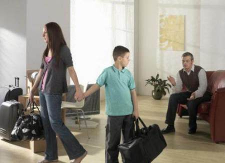 14年前，英国十三岁男孩“喜当爹”！生下一女后，后来怎么样了？