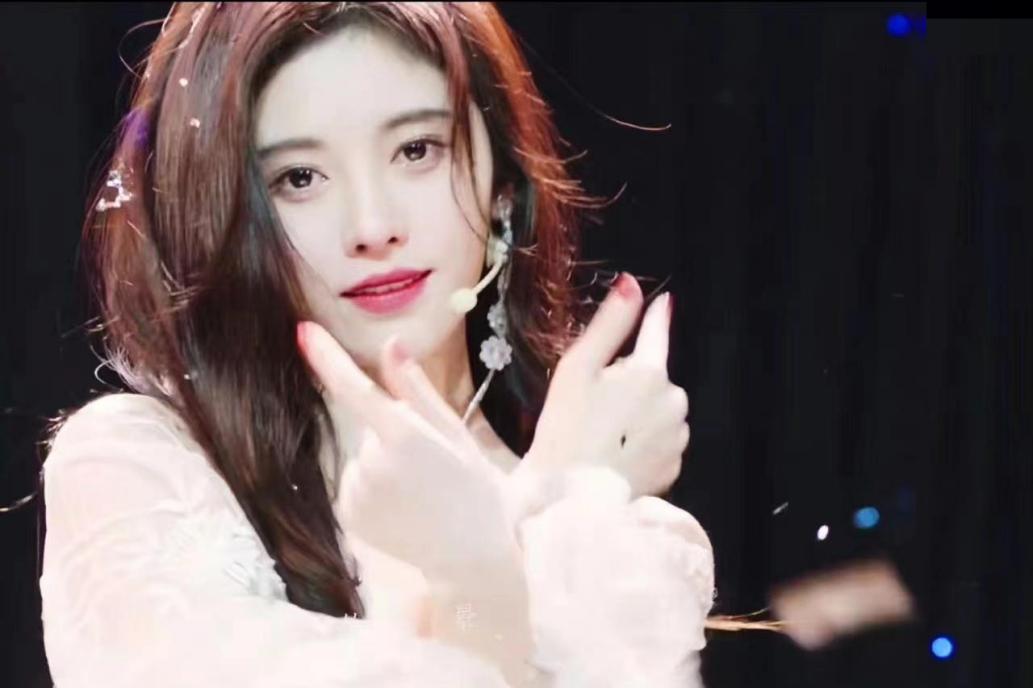 鞠婧祎赵丽颖角色混剪,鞠婧祎和赵丽颖的合拍视频