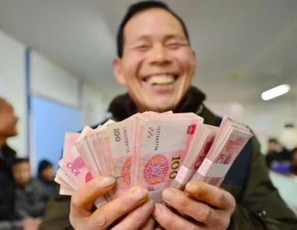 农村六十岁以上的老人有哪些优惠,农村70岁以上老人一月多少钱