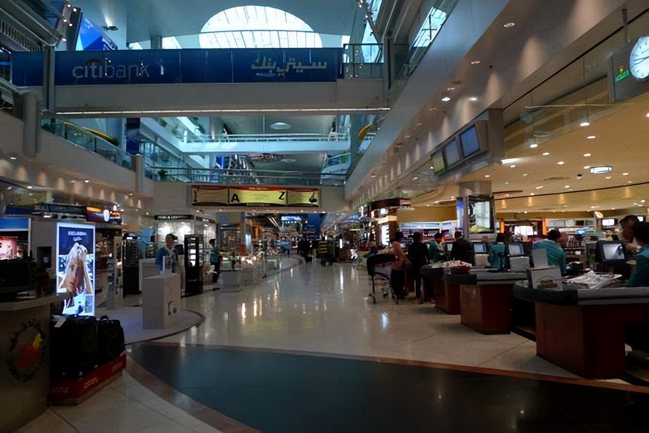 一直以为自己很聪明其实是个笨蛋,总觉得见多识广只不过是井底之蛙