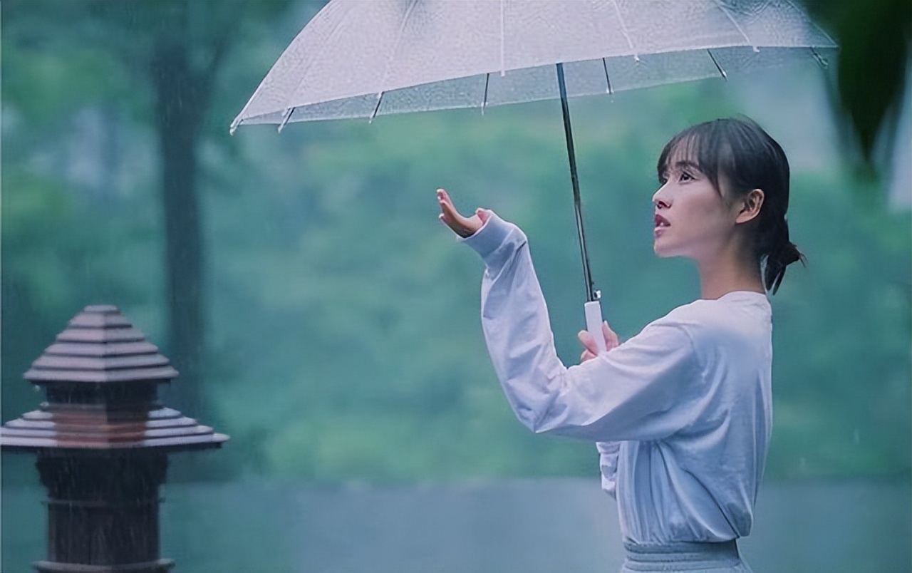 房琪kiki为什么三本可以进央视,房琪三本怎么进入的央视