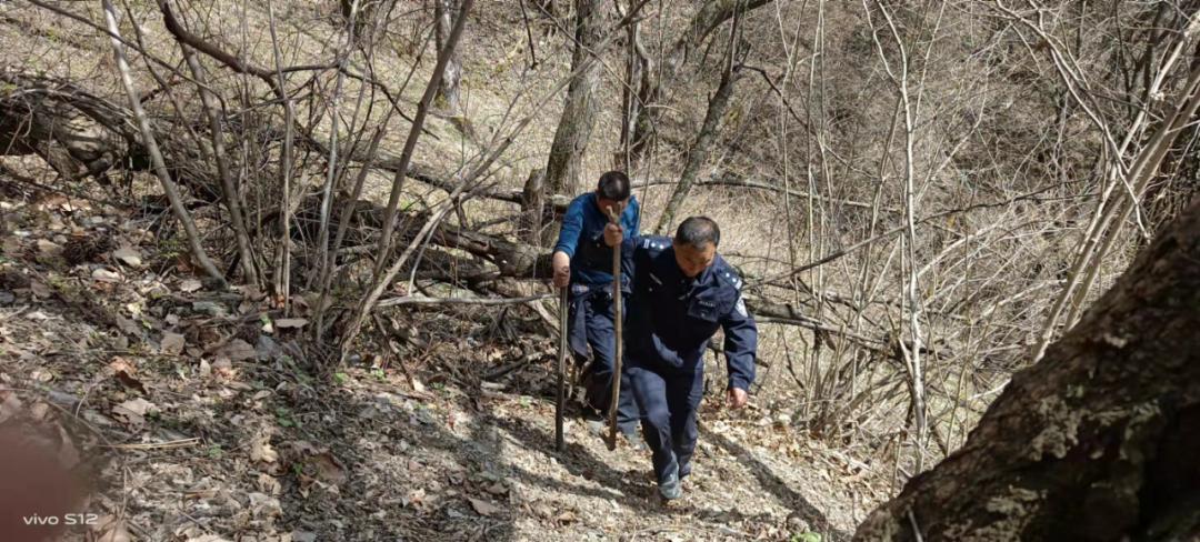 驴友们在秦岭迷路被困十一天获救,资深驴友私自穿越秦岭已失联7天