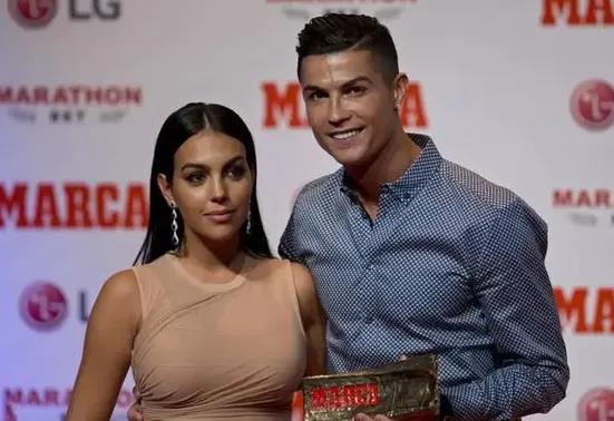 C罗和乔治娜：足坛一哥和打工妹的爱情