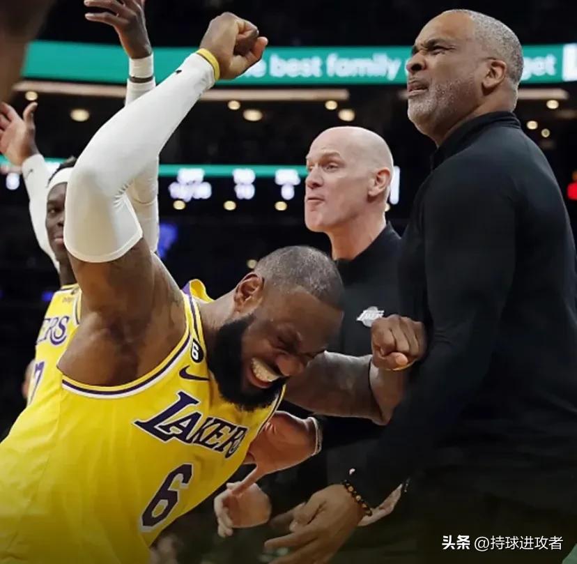 裁判承认误判湖人贝弗利,裁判误判詹姆斯犯规吗