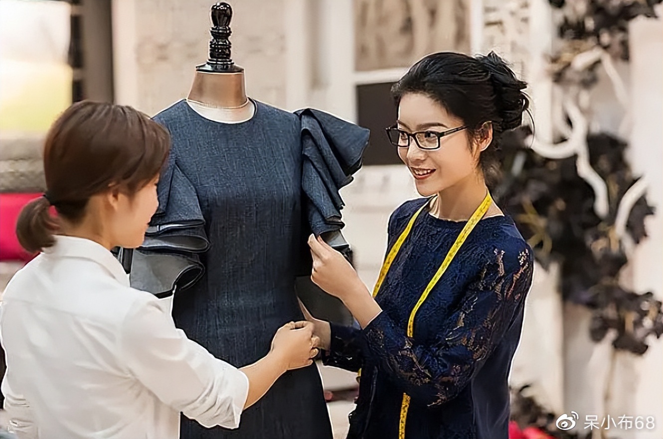 服装设计师就业前景怎么样,文科生可以报考服装设计师吗