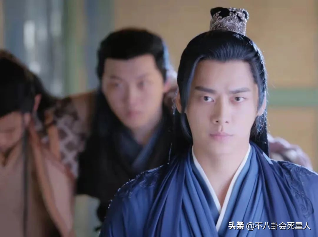 单眼斜视的明星,三白斗鸡眼