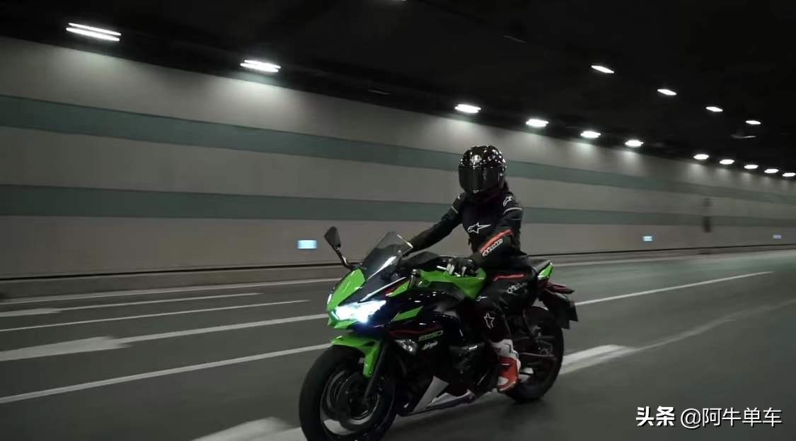 川崎摩托车推荐ninja650,川崎ninja6502021款日常骑行