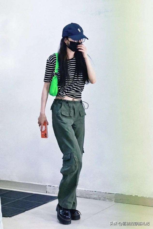 无意间火了的裤子,突然爆火的黑色裤装