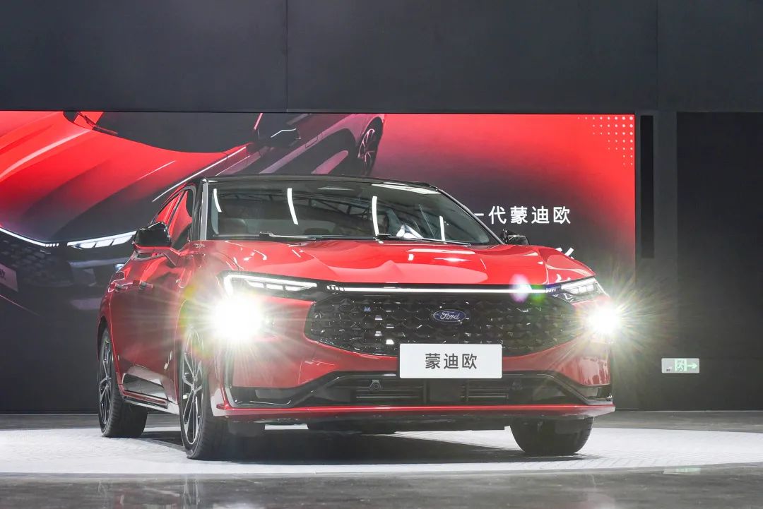 18款蒙迪欧2.0顶配深度测评,2.0凯美瑞和1.5t蒙迪欧哪个动力大