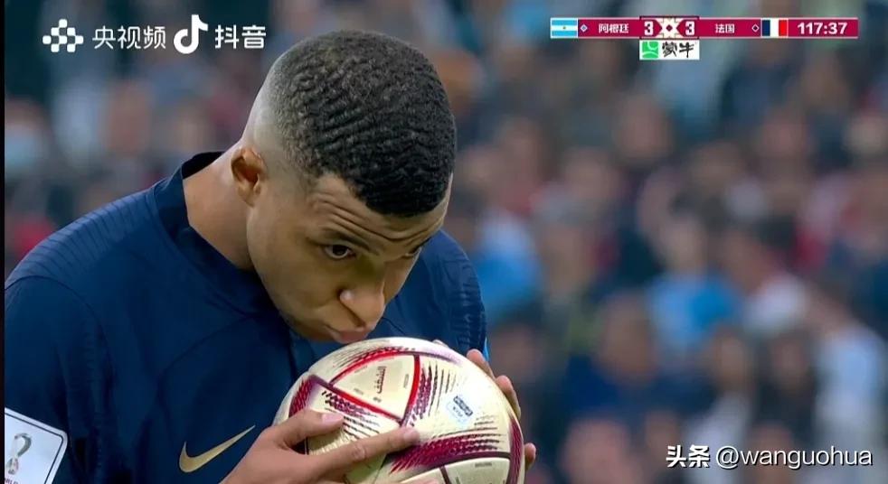 人生就像踢足球一样原版,人生就像踢皮球踢不了还得玩命踢