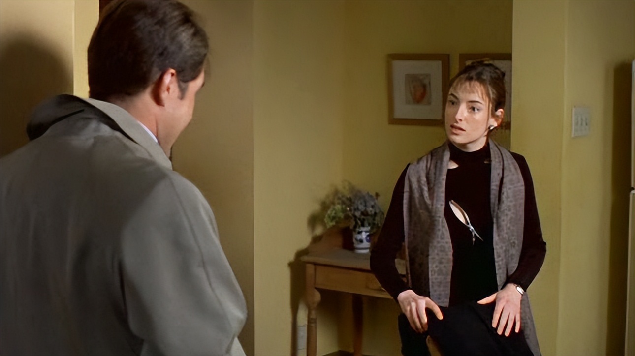 《夜幕低垂》：佩内特导演生涯中的一部佳作，浅析他的电影风格