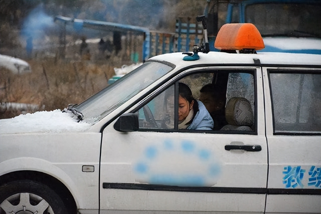 辽宁驾校女教练猥亵男生，致其*体下**受伤！