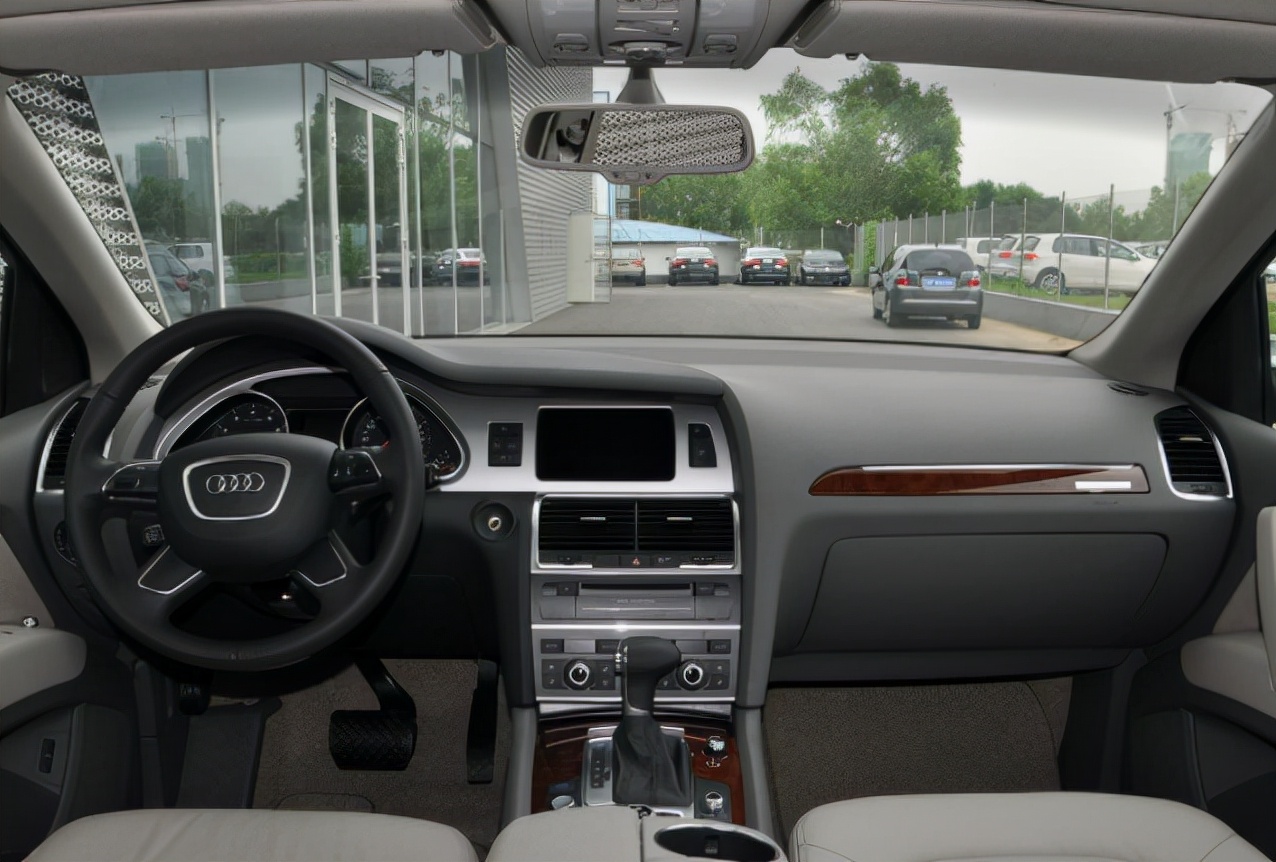 中控台放摆件违章吗,车内中控台摆件哪一种才安全