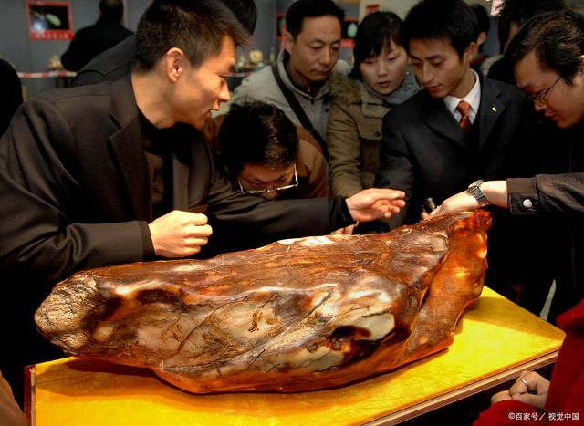 疯狂的石头石头被调包了几次,疯狂的石头翡翠转手了几次