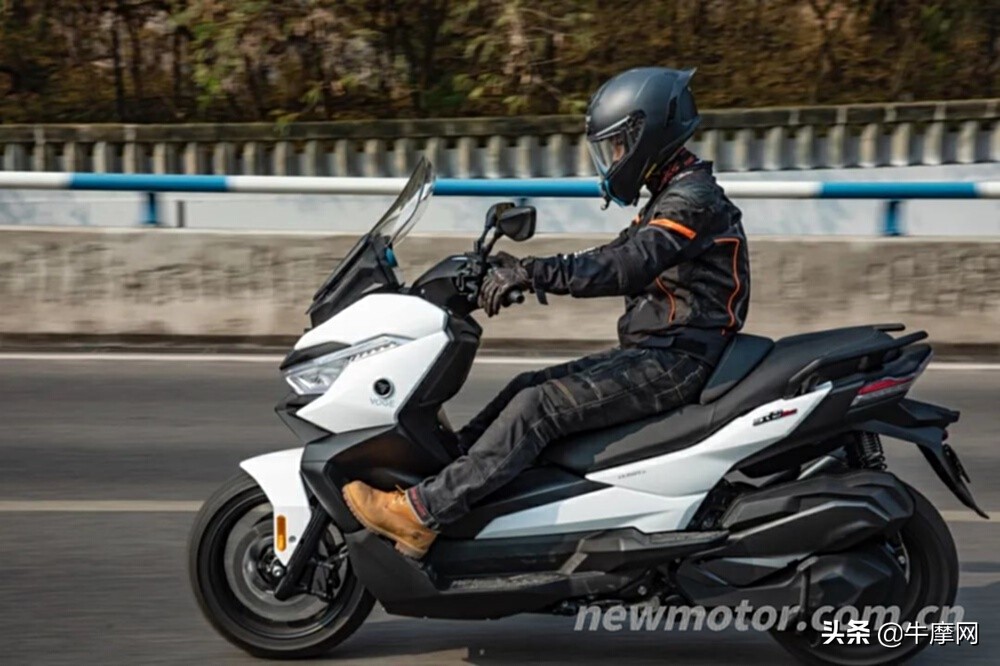 无极SR4Max｜宝马C400GT｜光阳赛艇S350横评（下）：出道即巅峰？