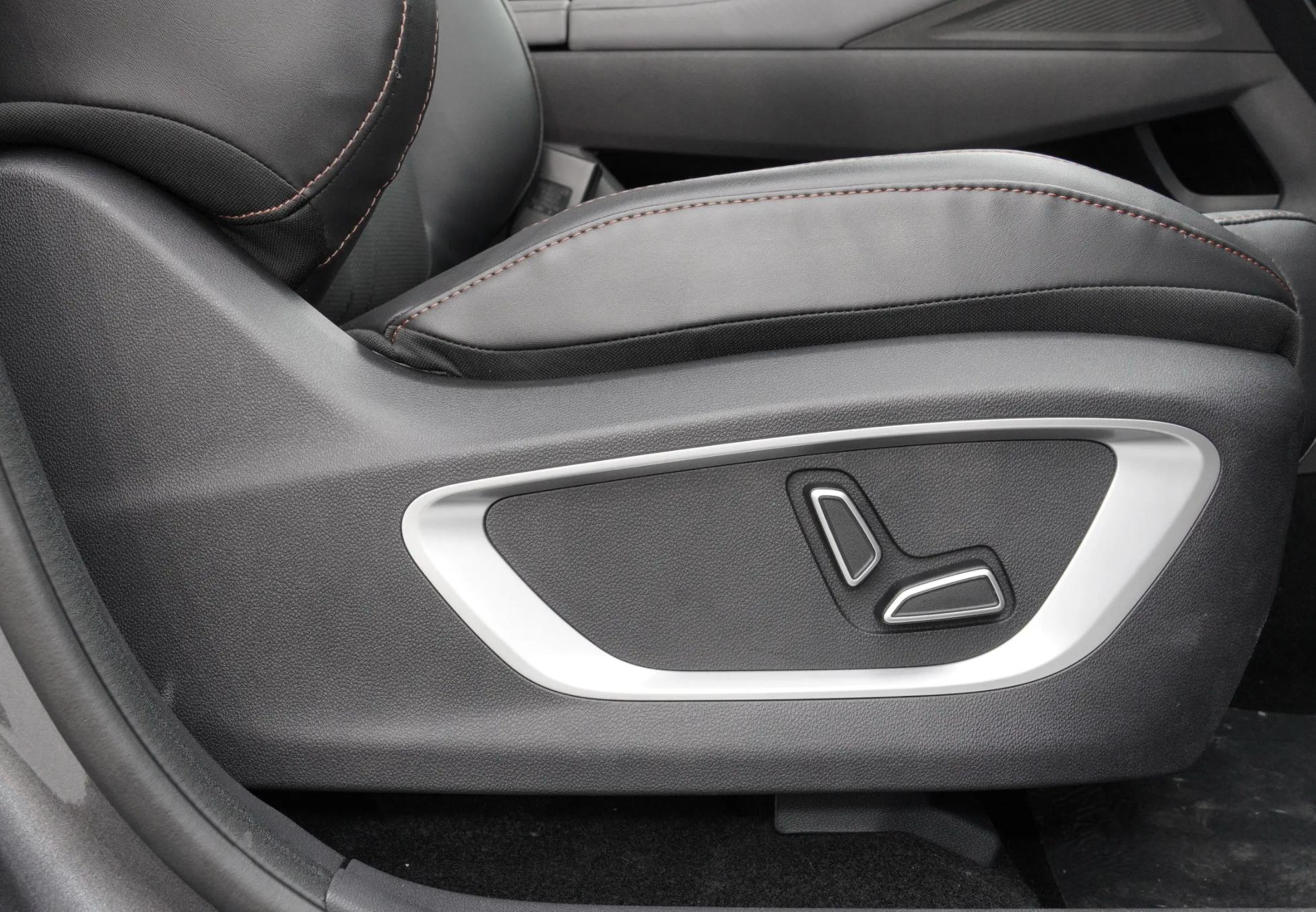 长安第二代cs75plus最低报价,长安cs75plus1.5t自动豪华版