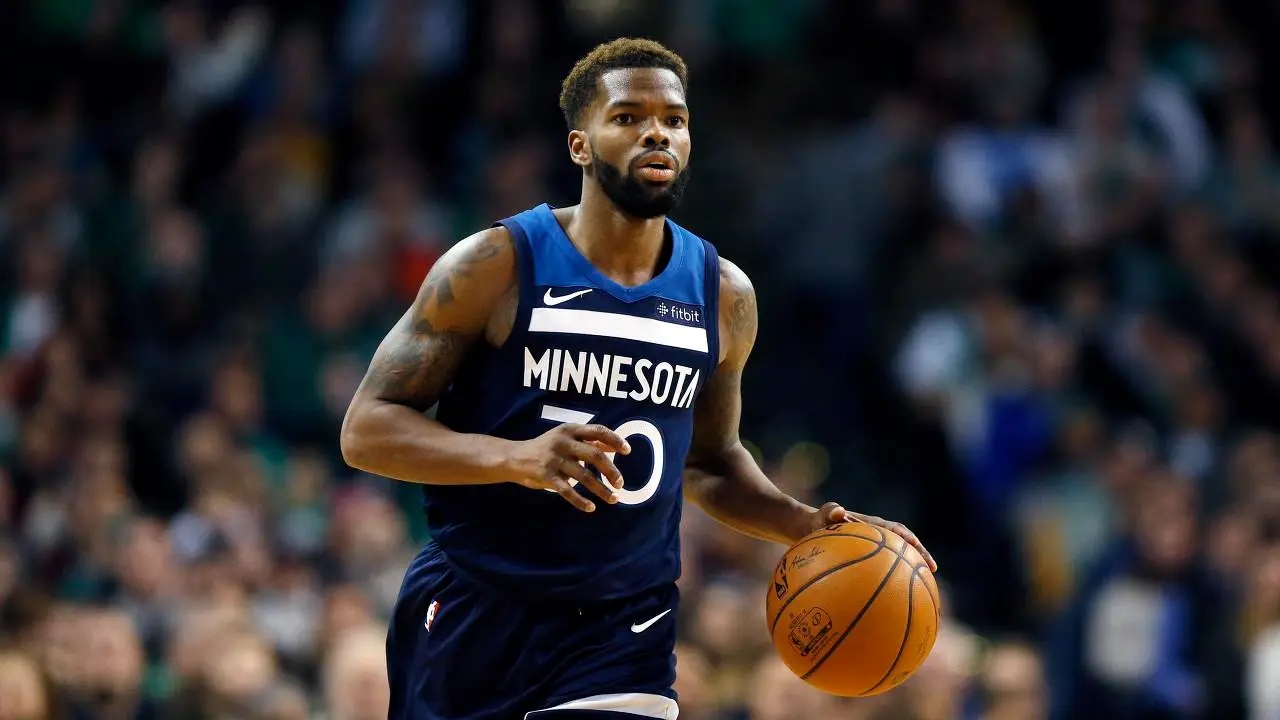 火箭姚明雄鹿易建联,火箭姚明对阵雄鹿易建联