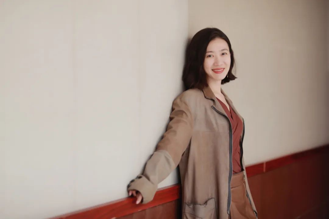 年轻人没背景没人脉没钱该干什么,30岁没钱没人脉该怎么养活自己