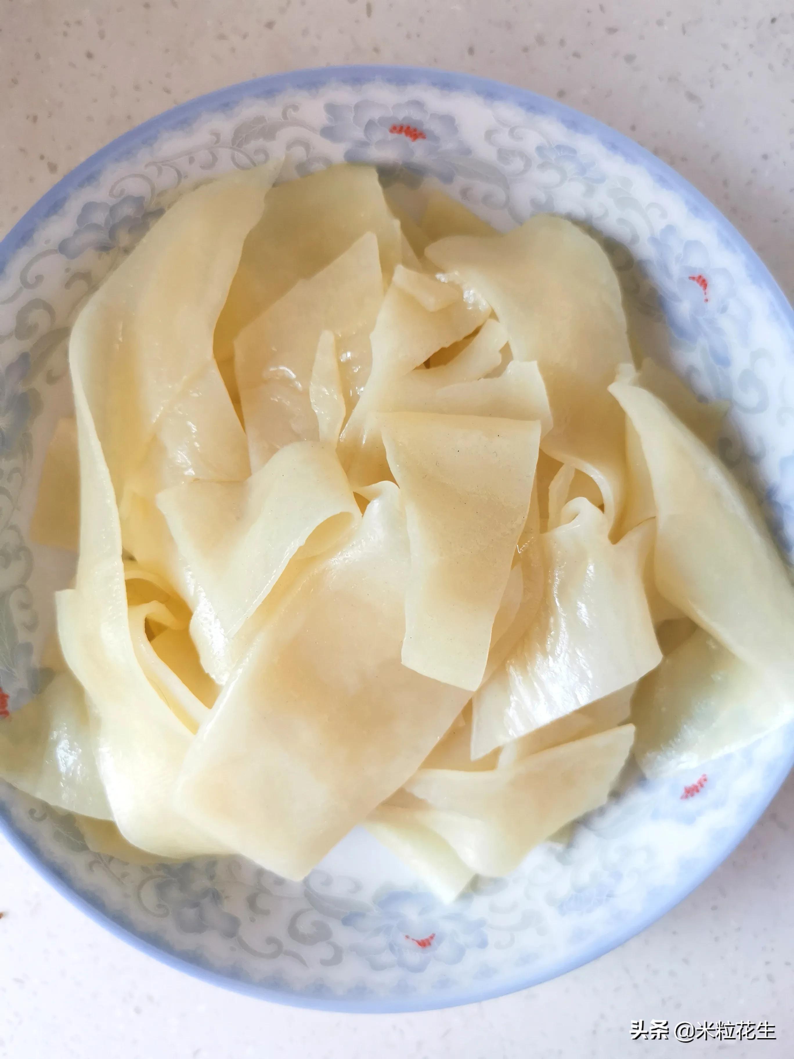 麻酱凉拌凉皮的做法,凉拌凉皮的制作方法