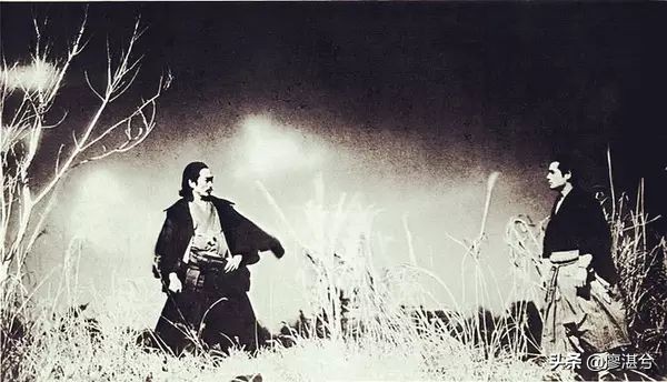 罗生门讲述的是一个什么样的故事,罗生门展示了人性的丑陋对还是错