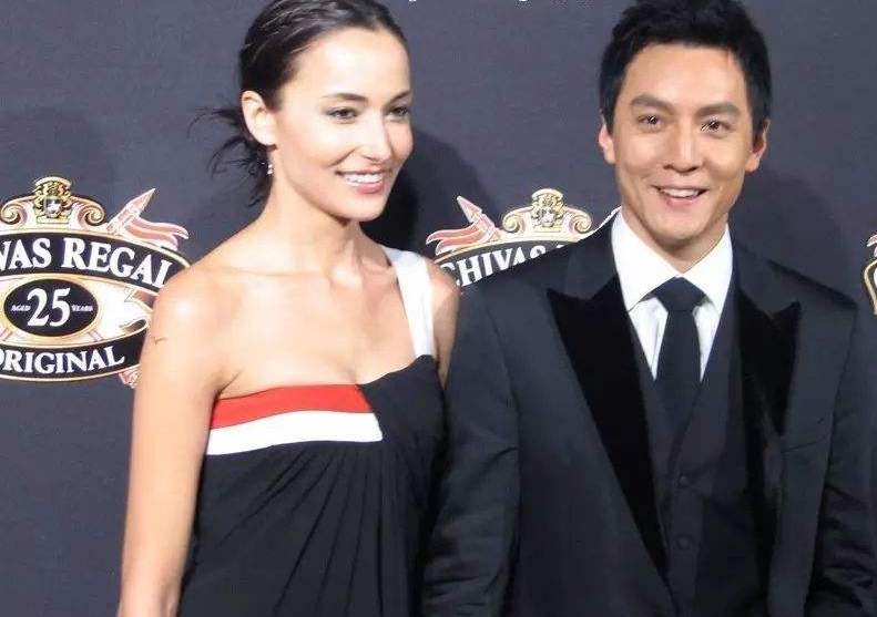 嫁入豪门的八大男星,8位明星娶外籍老婆