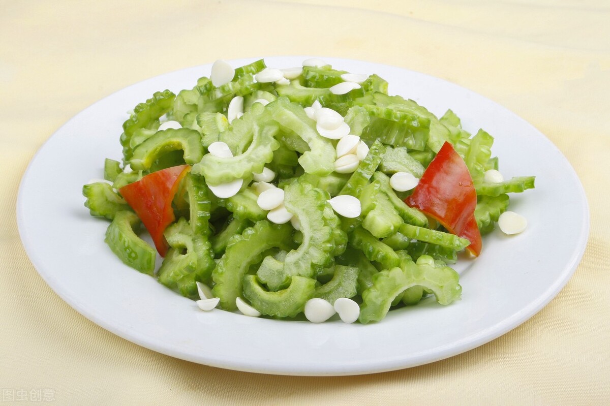 减脂苦瓜炒鸡蛋,减脂瘦身苦瓜