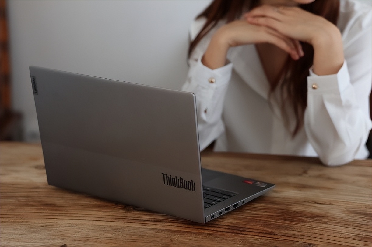 联想焕新季持续一个月满满特惠打造学习和办公“盛宴”