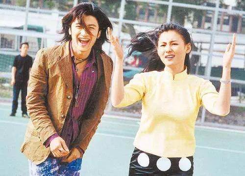 王菲和谢霆锋近日的消息,王菲与谢霆锋爱情故事