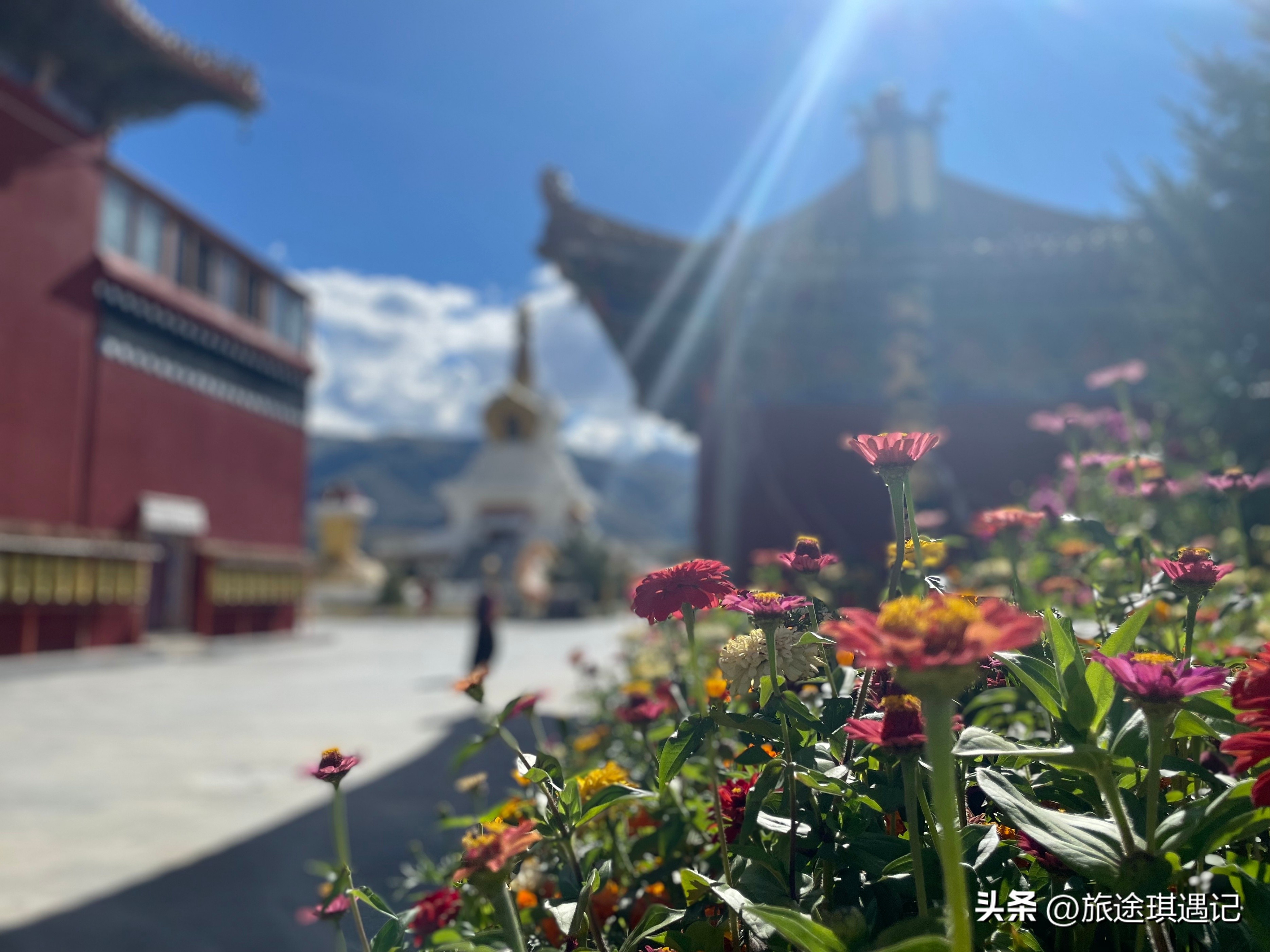 沿着317国道经过甘孜县格萨尔王城,317国道马尔康到甘孜县一路风光