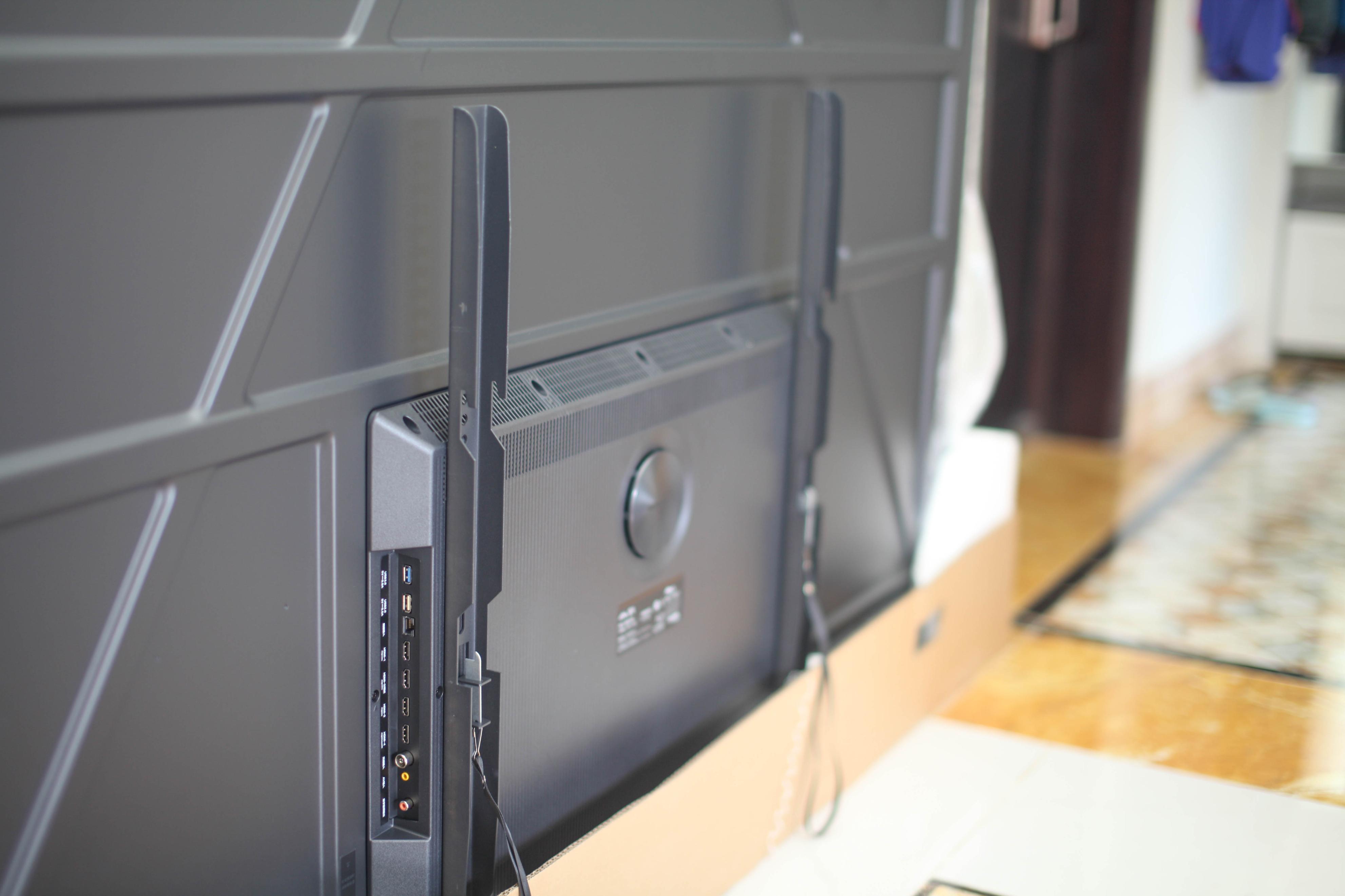 文能追剧刷大片，武能模拟玩赛车——雷鸟鹏7MAX游戏电视入手记