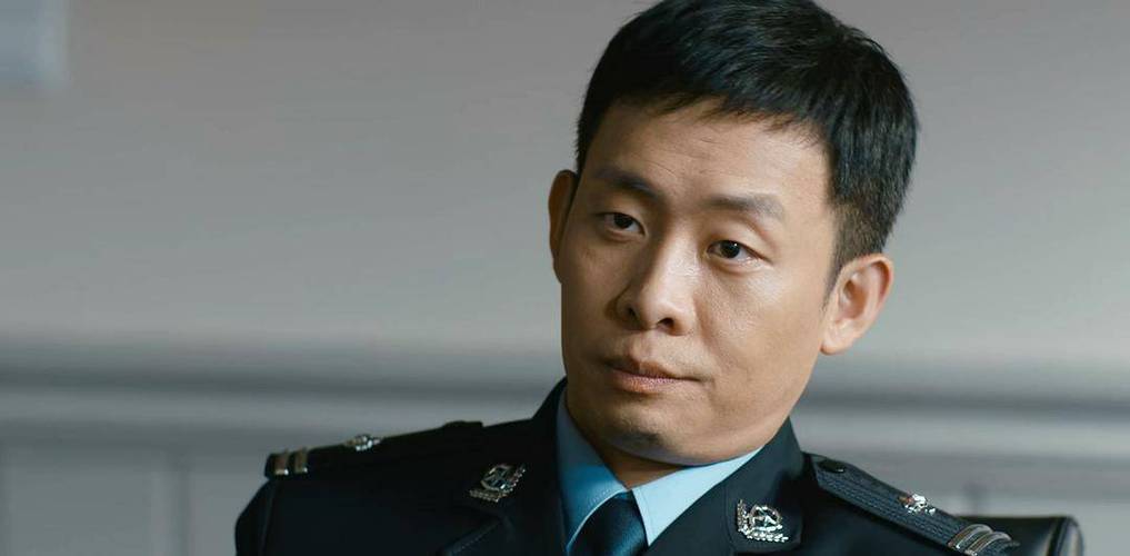 给2022年“进步最大的十位男演员”排个名：靳东第十，王骁第二