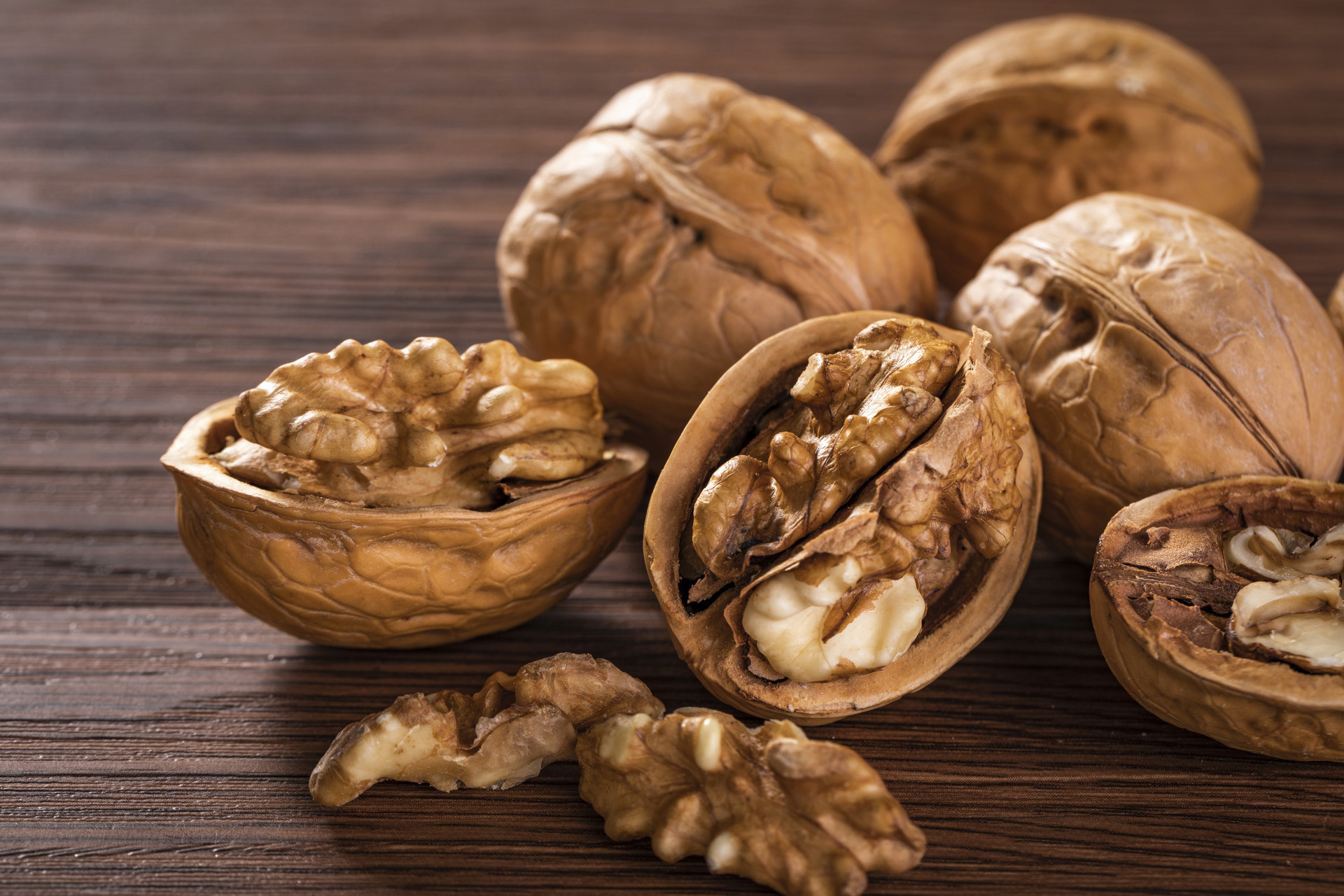 核桃引发肝癌,肝功能受损的人可以吃核桃吗