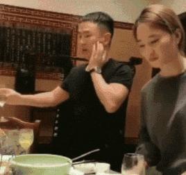 女朋友的房间里找到的工具,她说是手电筒,真以为我不懂吗?