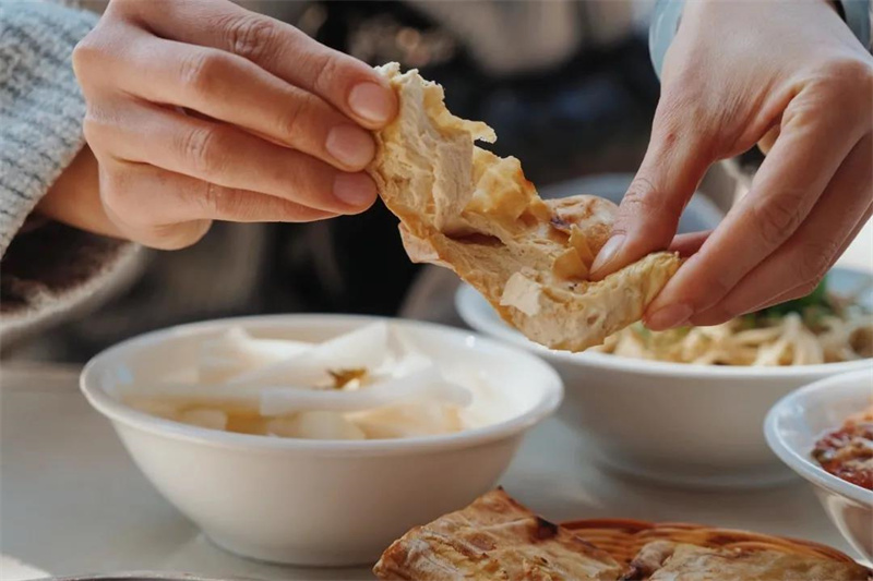 坐玉溪火车可以带吃的吗,红河一日游有哪些地方可以玩