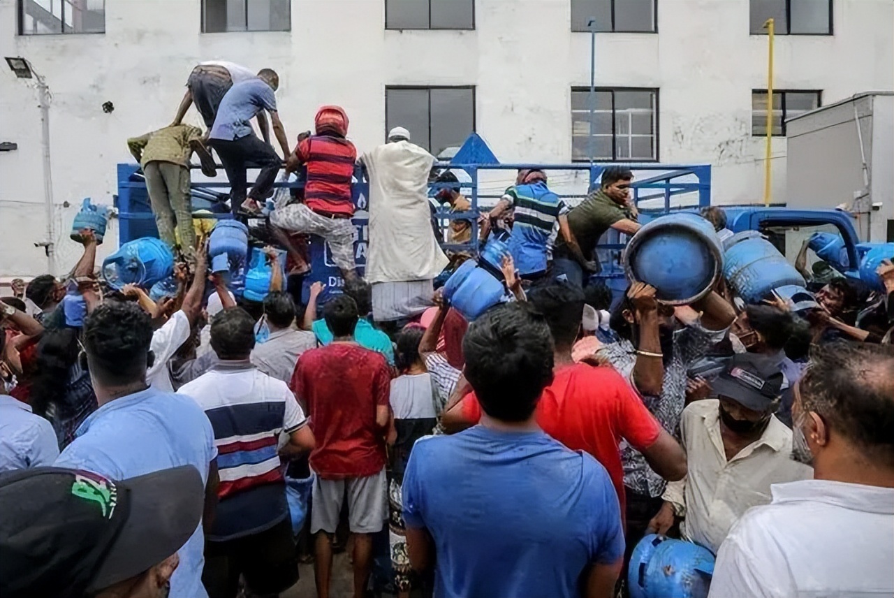 斯里兰卡外汇危机,斯里兰卡外汇储备枯竭