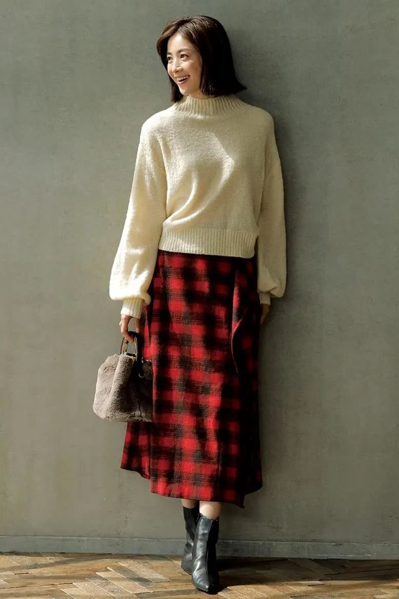 穿裙子靴子过年,过年穿了裙子显瘦