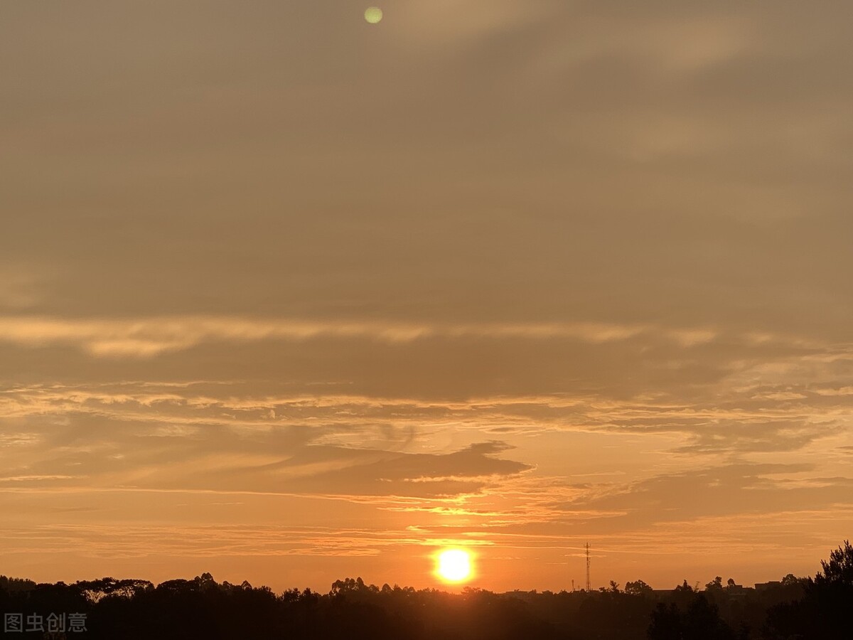 日居月诸，照临下土——诗经《日月》