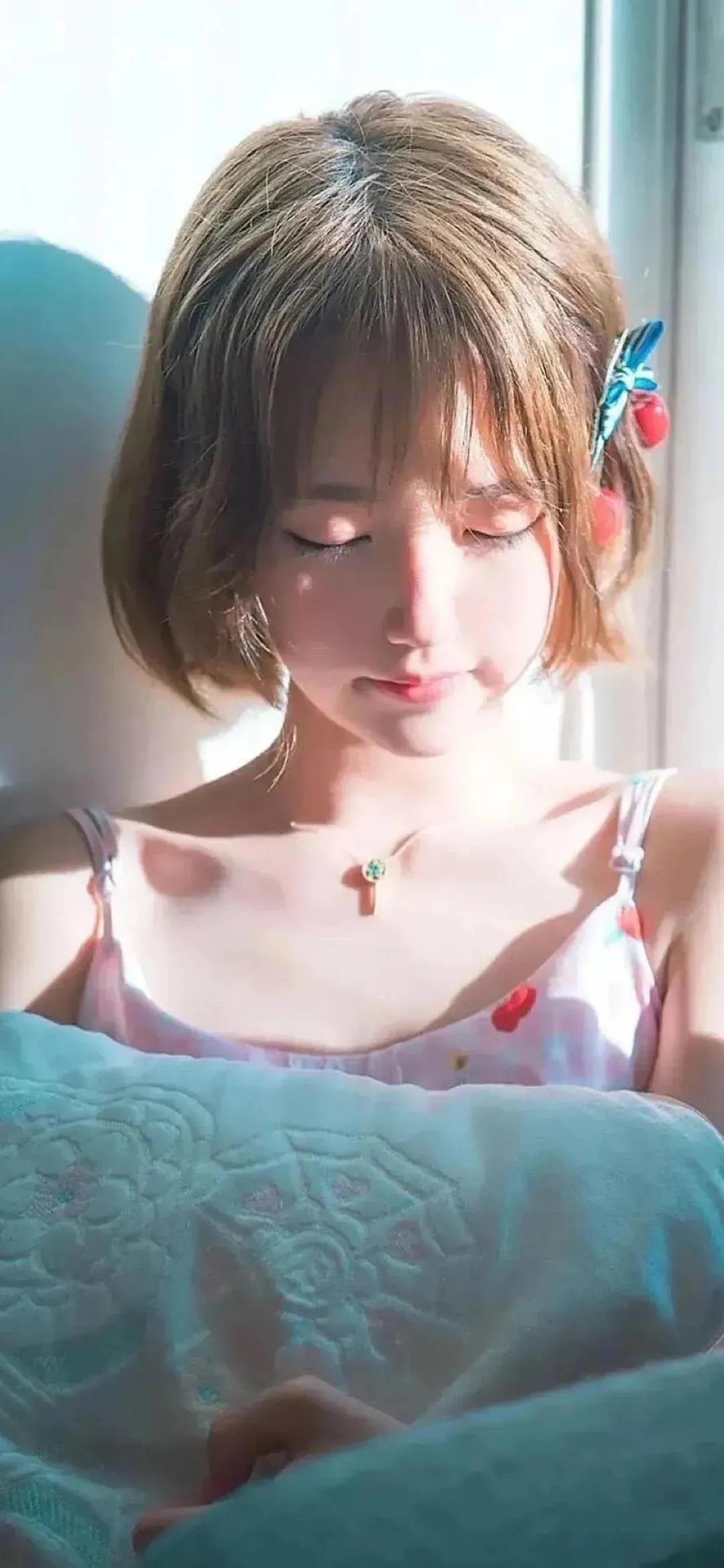 蓝红色美女全屏壁纸,二次元美女壁纸全屏