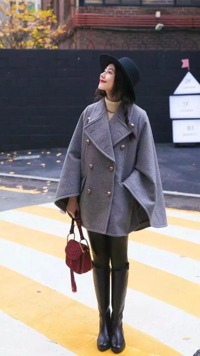 38岁女神高圆圆墨绿大衣出镜,高圆圆藏蓝色大衣搭配图片大全