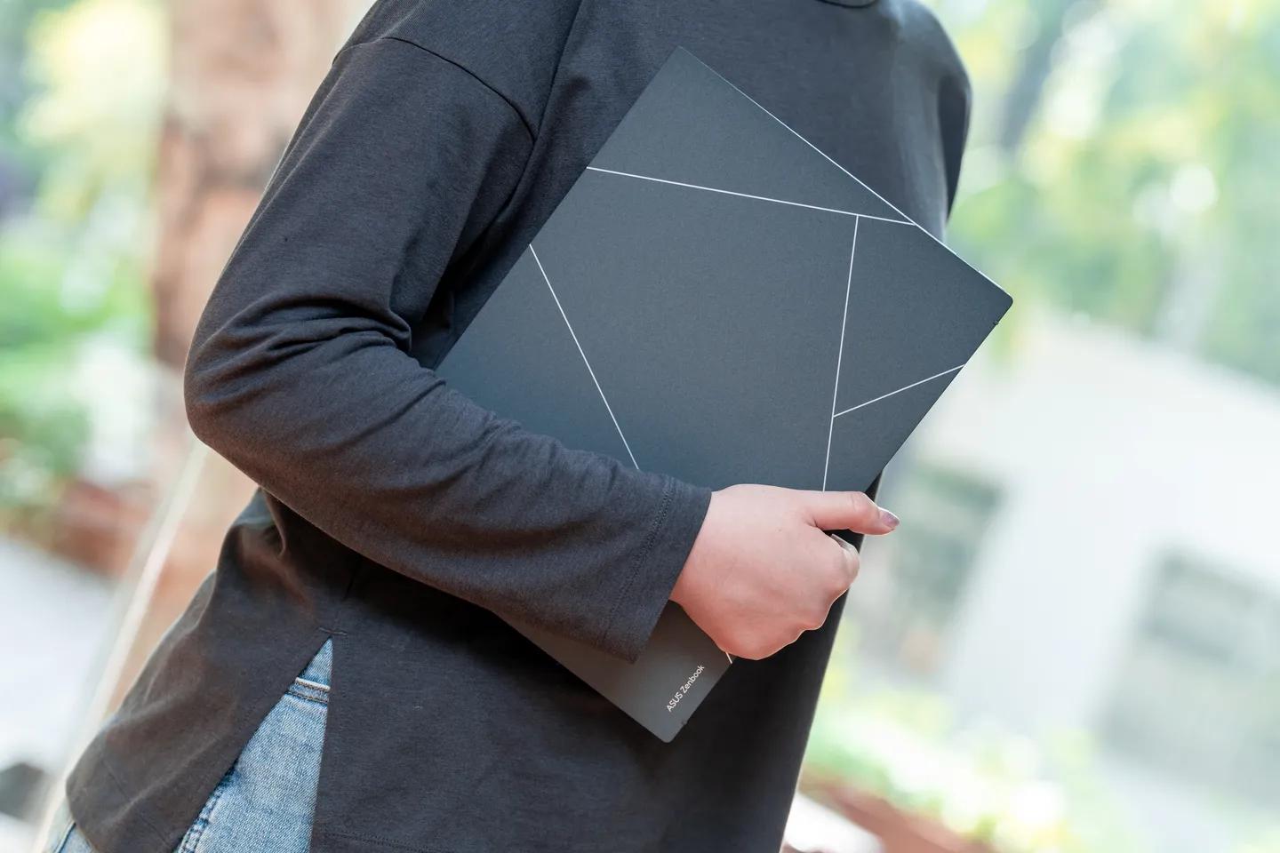 华硕灵耀x132.8koled屏超轻本,华硕灵耀13功能特点