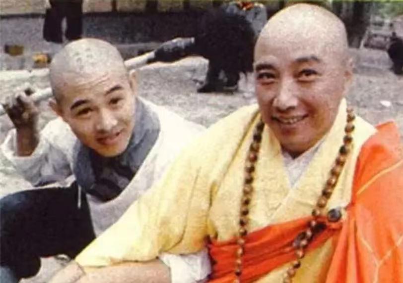 于海真的是李连杰的师傅吗,82年少林寺方丈扮演者于海年龄