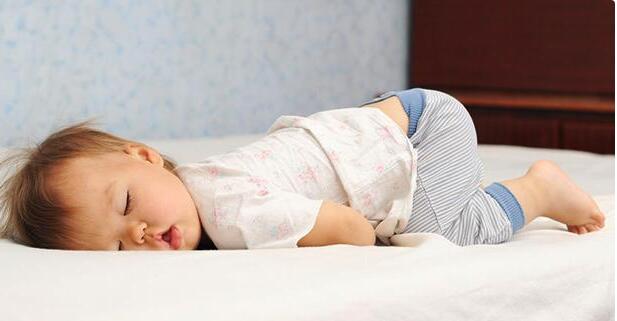 为什么最近宝宝喜欢趴着睡,为什么这么多宝宝爱趴着睡