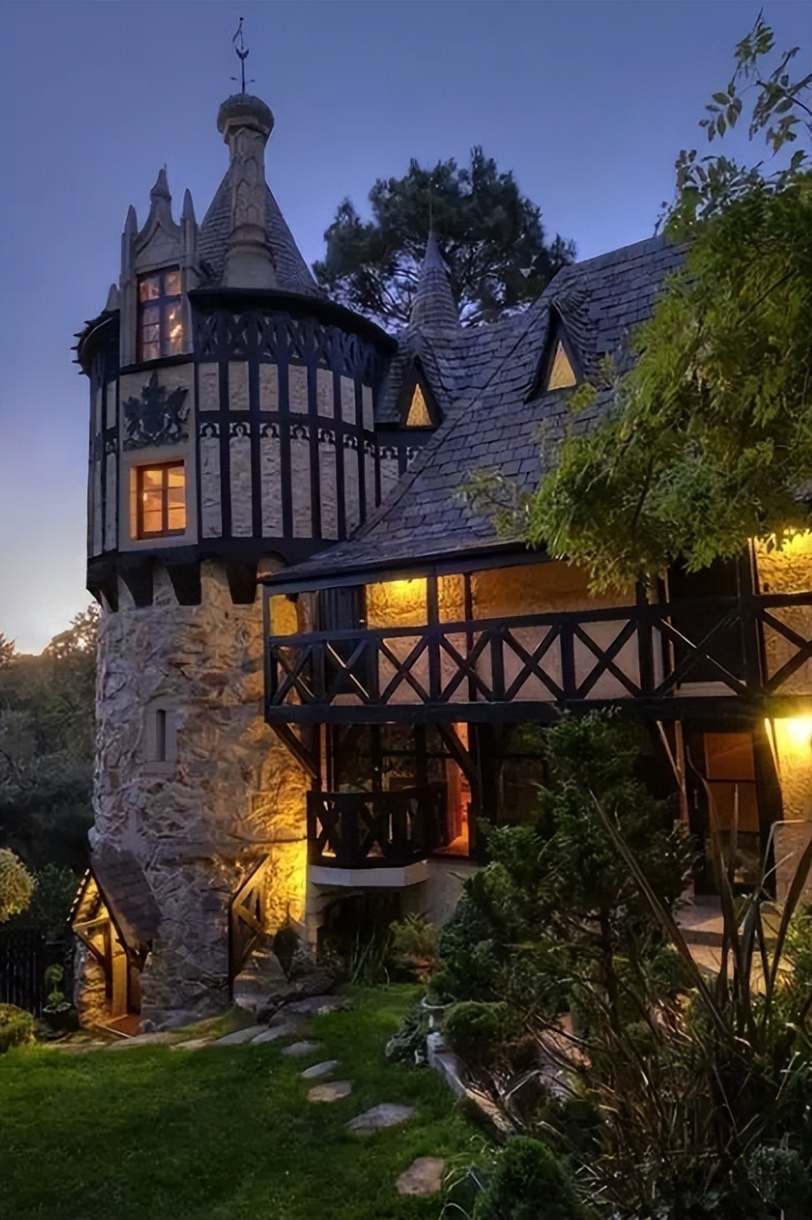 中世纪哥特式建筑风格的建筑绘画,欧洲宫廷风建筑绘画