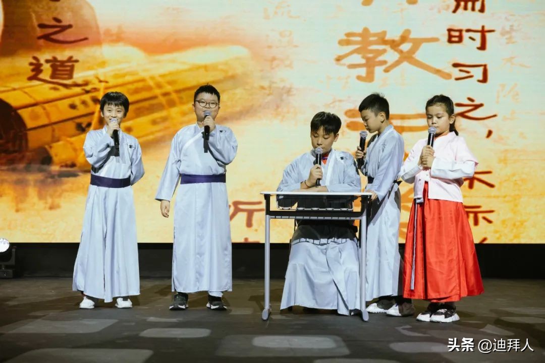 原来老外也喜欢中国古诗词！阿联酋“迅捷杯”诗词吟唱会圆满举行