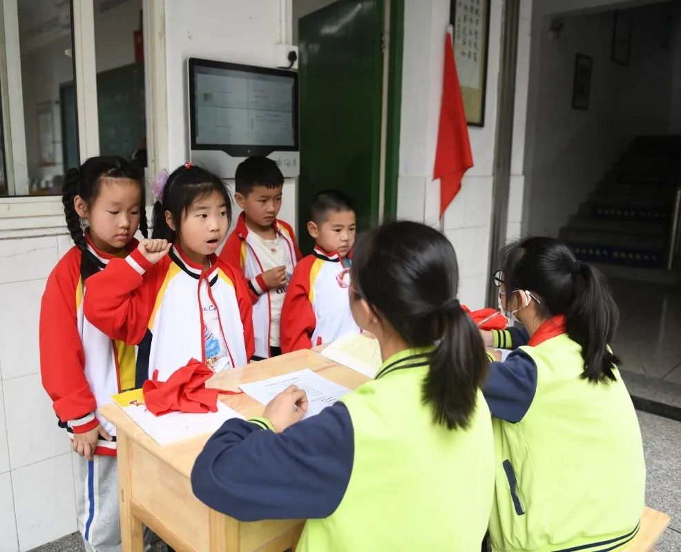 喜迎20大争做先进少先队员,喜迎二十大争做新时代好队员